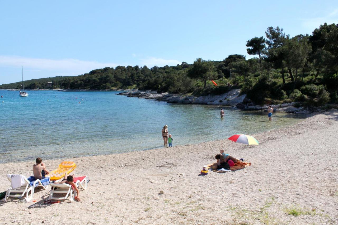 Apartments And Rooms With Parking Space Cunski, Losinj - 2498 Bagian luar foto