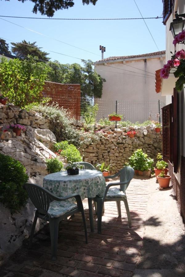 Apartments And Rooms With Parking Space Cunski, Losinj - 2498 Bagian luar foto