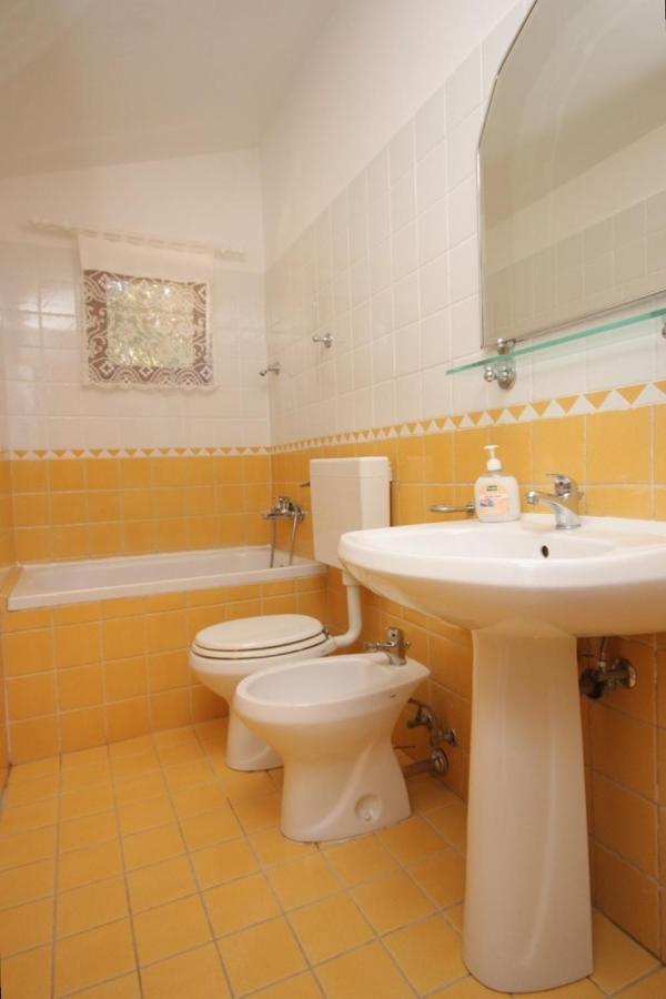 Apartments And Rooms With Parking Space Cunski, Losinj - 2498 Bagian luar foto