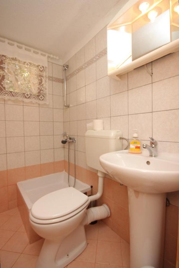Apartments And Rooms With Parking Space Cunski, Losinj - 2498 Bagian luar foto