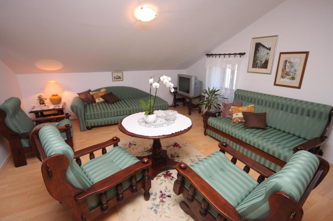 Apartments And Rooms With Parking Space Cunski, Losinj - 2498 Bagian luar foto
