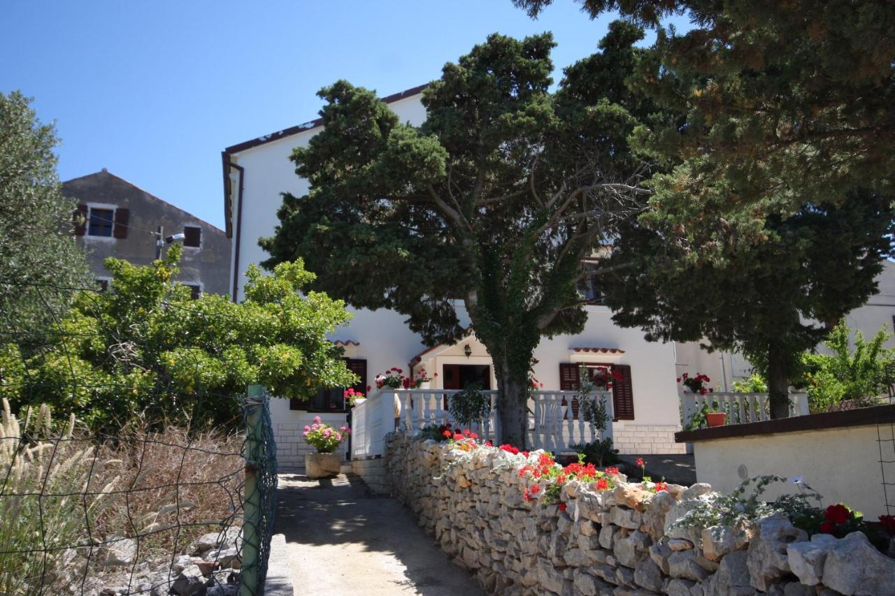 Apartments And Rooms With Parking Space Cunski, Losinj - 2498 Bagian luar foto