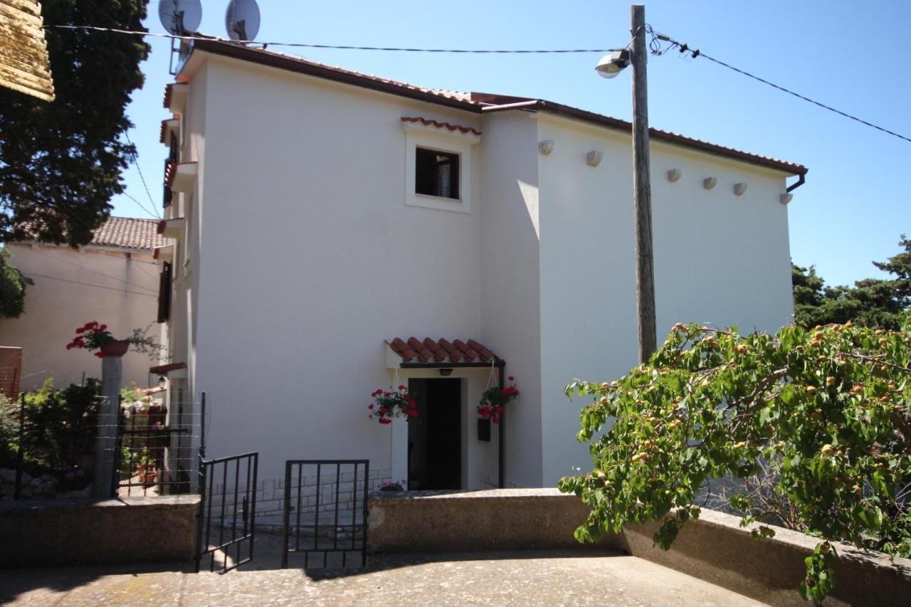 Apartments And Rooms With Parking Space Cunski, Losinj - 2498 Bagian luar foto