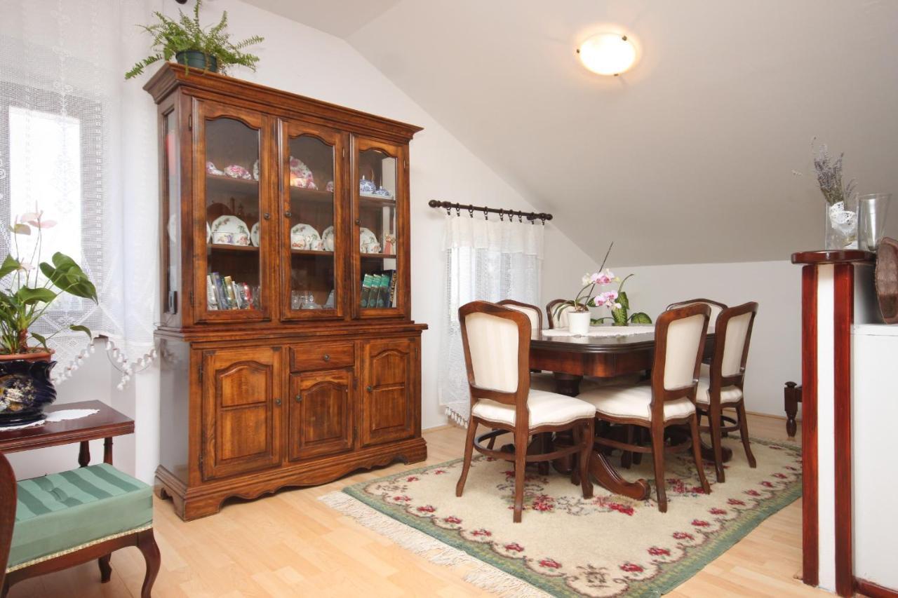 Apartments And Rooms With Parking Space Cunski, Losinj - 2498 Bagian luar foto