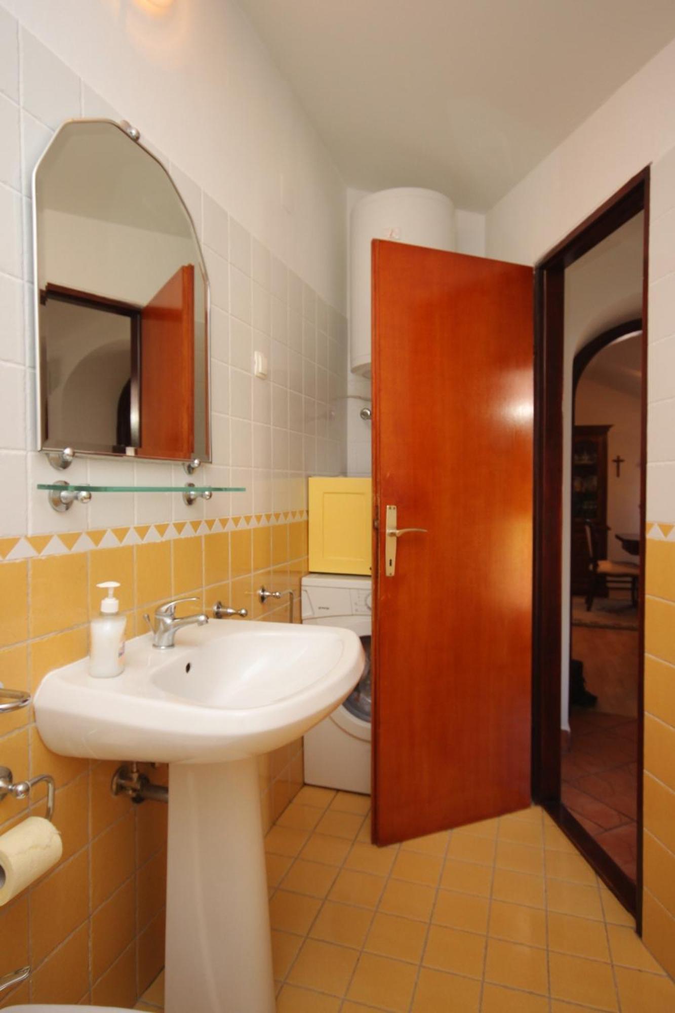 Apartments And Rooms With Parking Space Cunski, Losinj - 2498 Ruang foto